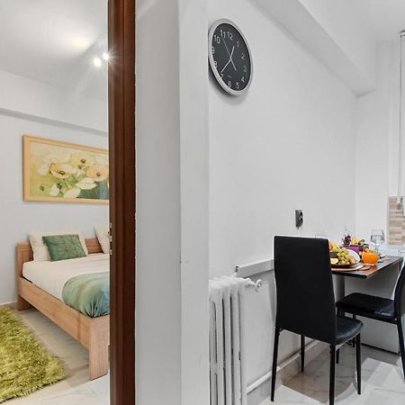 Central Studio Emerald Apartment Bucureşti Ngoại thất bức ảnh
