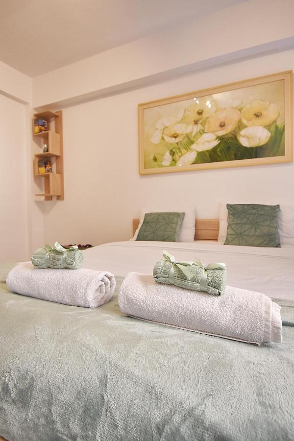 Central Studio Emerald Apartment Bucureşti Ngoại thất bức ảnh