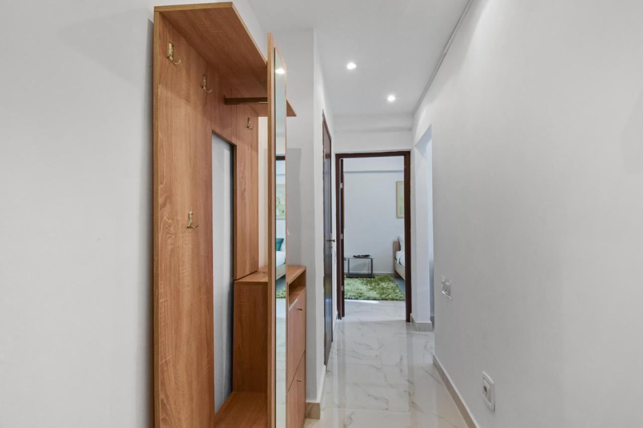 Central Studio Emerald Apartment Bucureşti Ngoại thất bức ảnh