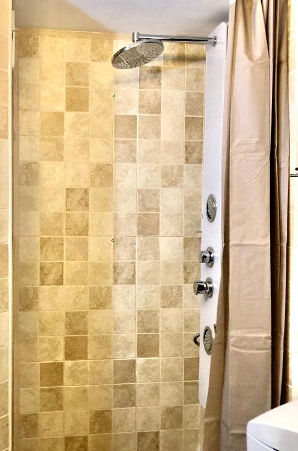 Central Studio Emerald Apartment Bucureşti Ngoại thất bức ảnh