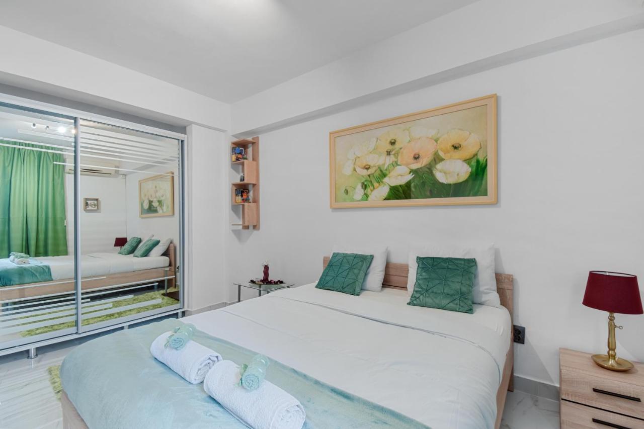 Central Studio Emerald Apartment Bucureşti Ngoại thất bức ảnh