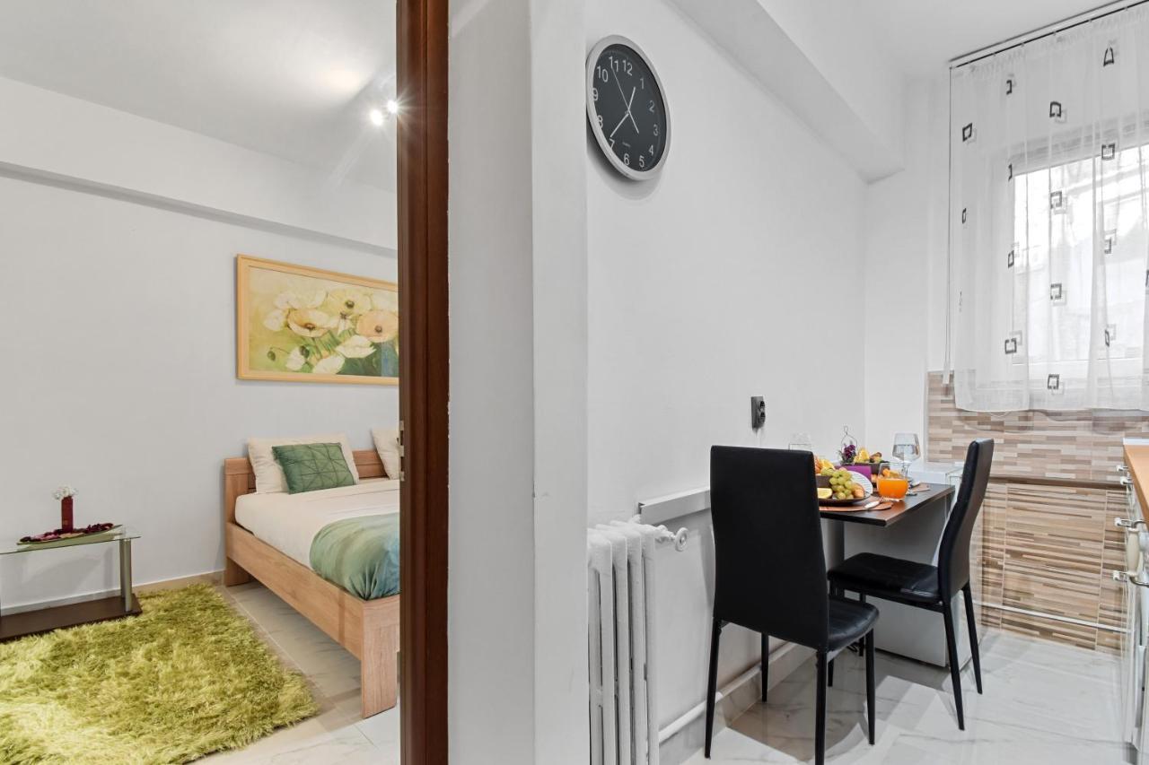 Central Studio Emerald Apartment Bucureşti Ngoại thất bức ảnh