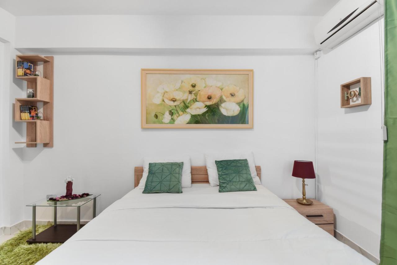 Central Studio Emerald Apartment Bucureşti Ngoại thất bức ảnh
